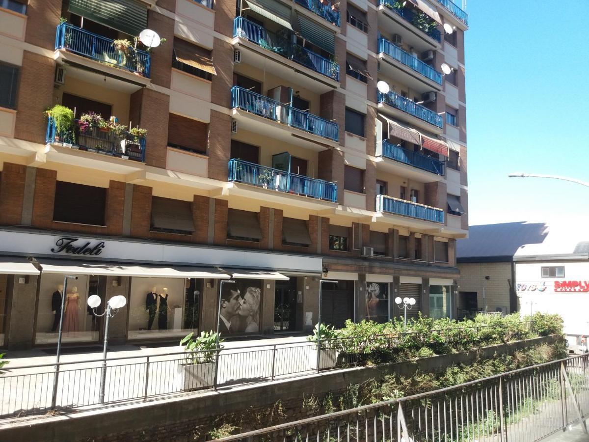 Roma Trastevere Station Exterior foto
